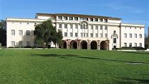 V prestižním žebříčku kvality vysokých škol THE obhájil prvenství Kalifornský technologický institut (Caltech). Na snímku budova Beckmanova Institutu, který je centrem chemického a biologického výzkumu. V prestižním žebříčku kvality vysokých škol THE obhájil prvenství Kalifornský technologický institut (Caltech). Na snímku budova Beckmanova Institutu, který je centrem chemického a biologického výzkumu.