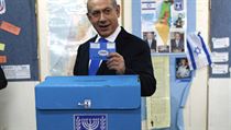 Magie předvolebních slov sice nic nevypovídá o budoucí realitě vládnutí předsedy pravicové strany Likud Bejnamina Netanjahua, ale při sledování jeho veřejných vystoupení se nelze ubránit dojmu, že stále víc věří v to, že má poslání. Magie předvolebních slov sice nic nevypovídá o budoucí realitě vládnutí předsedy pravicové strany Likud Bejnamina Netanjahua, ale při sledování jeho veřejných vystoupení se nelze ubránit dojmu, že stále víc věří v to, že má poslání.