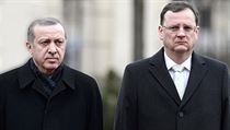 Premiér Nečas svému protějškovi Erdoganovi potvrdil, že Česká republika je spojencem a podporovatelem aspirací Turecka na vstup do EU. Premiér Nečas svému protějškovi Erdoganovi potvrdil, že Česká republika je spojencem a podporovatelem aspirací Turecka na vstup do EU.
