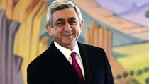 V prezidentských volbách v Arménii v pondělí 18. února byl již v prvním kole s bezpečnou převahou znovu zvolen Serž Sargsjan. V prezidentských volbách v Arménii v pondělí 18. února byl již v prvním kole s bezpečnou převahou znovu zvolen Serž Sargsjan.
