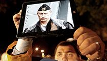 K poškození ruských strategických vztahů nedošlo, nicméně to asi Rusy, co přišli na Kypru o své peníze, moc nezajímá. K poškození ruských strategických vztahů nedošlo, nicméně to asi Rusy, co přišli na Kypru o své peníze, moc nezajímá.