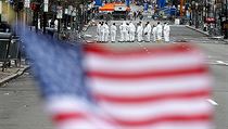 Odpovědi na základní otázky po útocích v Bostonu vyšetřovatelé stále nemají. Odpovědi na základní otázky po útocích v Bostonu vyšetřovatelé stále nemají.