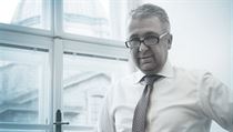 „Zisk ceny Chambers je v advokacii podobným úspěchem, jako zisk Oscara ve světě filmu,“ říká Karel Muzikář, vedoucí partner kanceláře Weil. „Zisk ceny Chambers je v advokacii podobným úspěchem, jako zisk Oscara ve světě filmu,“ říká Karel Muzikář, vedoucí partner kanceláře Weil.