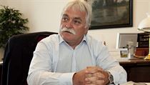„Ministerstvo průmyslu a obchodu by se mělo přejmenovat na ministerstvo hospodářství a stát se nositelem všeho prorůstového v České republice,“ domnívá se Milan Urban. „Ministerstvo průmyslu a obchodu by se mělo přejmenovat na ministerstvo hospodářství a stát se nositelem všeho prorůstového v České republice,“ domnívá se Milan Urban.
