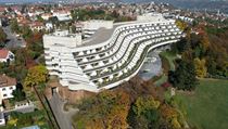 Místo bývalého stranického hotelu Praha chce Petr Kellner postavit školu. Plán má řadu odpůrců. Místo bývalého stranického hotelu Praha chce Petr Kellner postavit školu. Plán má řadu odpůrců.