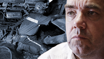 „Důl Paskov má dva a půl tisíce zaměstnanců v přímém pracovním poměru a zhruba pět set zajišťují dodavatelé. Navíc pro něj dodává spousta firem, takže důl celkově zajišťuje práci minimálně deseti tisícům zaměstnanců,“ upozorňuje Jaromír Pytlík. „Důl Paskov má dva a půl tisíce zaměstnanců v přímém pracovním poměru a zhruba pět set zajišťují dodavatelé. Navíc pro něj dodává spousta firem, takže důl celkově zajišťuje práci minimálně deseti tisícům zaměstnanců,“ upozorňuje Jaromír Pytlík.