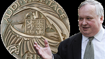 Výroční zpráva za rok 2012 Bezpečnostní informační služby, jejímž ředitelem je Jiří Lang, opět přispěla k poznání reality, a navíc nabídla i určitá řešení. Nyní je na politicích, aby tento podklad pro svá rozhodování vzali vážně. A na občanské společnost Výroční zpráva za rok 2012 Bezpečnostní informační služby, jejímž ředitelem je Jiří Lang, opět přispěla k poznání reality, a navíc nabídla i určitá řešení. Nyní je na politicích, aby tento podklad pro svá rozhodování vzali vážně. A na občanské společnost