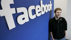 Spokojenost Marka Zuckerberga by mohla zkalit snad jen americká Komise pro cenné papíry. Spokojenost Marka Zuckerberga by mohla zkalit snad jen americká Komise pro cenné papíry.