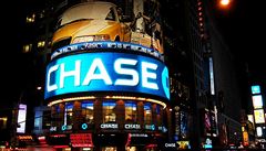 Banka J.M. Morgan Chase patří na Wall Streetu mezi TOP 5, spolu s Bank of America, Citigroup, Goldman Sachs a Wells Fargo. Banka J.M. Morgan Chase patří na Wall Streetu mezi TOP 5, spolu s Bank of America, Citigroup, Goldman Sachs a Wells Fargo.