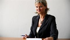 Ředitelka Úřadu práce ČR Kateřina Sadílková vyhodnotila svou dvouměsíční práci a přijala jinou nabídku v rámci ministerstva práce a sociálních věcí. Ředitelka Úřadu práce ČR Kateřina Sadílková vyhodnotila svou dvouměsíční práci a přijala jinou nabídku v rámci ministerstva práce a sociálních věcí.
