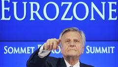 Prezident Evropské centrální banky Jean-Claude Trichet (na snímku) ladil společný postoj před summitem s německou kancléřkou Angelou Merkelovou a francouzským prezidentem Nicolasem Sarkozym ve středu v Berlíně. Prezident Evropské centrální banky Jean-Claude Trichet (na snímku) ladil společný postoj před summitem s německou kancléřkou Angelou Merkelovou a francouzským prezidentem Nicolasem Sarkozym ve středu v Berlíně.