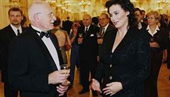 Pokud by se vrátila ekonomická recese, vzrostlo sociální napětí a prezident Václav Klaus se ztotožnil se Suverenitou Jany Bobošíkové, tato strana by v příštích volbách 15 procent hlasů a snad i víc mohla získat. Pokud by se vrátila ekonomická recese, vzrostlo sociální napětí a prezident Václav Klaus se ztotožnil se Suverenitou Jany Bobošíkové, tato strana by v příštích volbách 15 procent hlasů a snad i víc mohla získat.