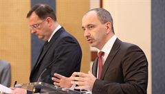 Trade and Industry Minister Martin Kuba (right) spells out the strategy to seek more sales outside the EU; PM Petr Nečas (left) hinted that with EU countries slipping into recession and others on the brink, the move is overdue Trade and Industry Minister Martin Kuba (right) spells out the strategy to seek more sales outside the EU; PM Petr Nečas (left) hinted that with EU countries slipping into recession and others on the brink, the move is overdue