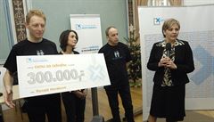 U příležitosti Mezinárodního dne boje proti korupci 9. prosince 2011 ocenil protikorupční fond finančním darem odvážnou úřednici ze znojemské radnice Renatu Horákovou (vpravo). U příležitosti Mezinárodního dne boje proti korupci 9. prosince 2011 ocenil protikorupční fond finančním darem odvážnou úřednici ze znojemské radnice Renatu Horákovou (vpravo).
