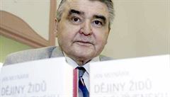 Slovenský historik Ján Mlynárik (1933–2012) rád citoval ústřední postavu meziválečné slovenské politiky v Československu Vavra Šrobára: na Slovensku v době vzniku československého státu žilo asi dvě stě vzdělanců hlásících se k slovenské národnosti. Slovenský historik Ján Mlynárik (1933–2012) rád citoval ústřední postavu meziválečné slovenské politiky v Československu Vavra Šrobára: na Slovensku v době vzniku československého státu žilo asi dvě stě vzdělanců hlásících se k slovenské národnosti.