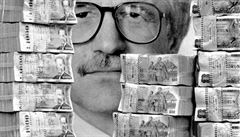 Politickým tvůrcem a symbolem masové privatizace v České republice byl v devadesátých letech ministr financí a posléze premiér Václav Klaus. Politickým tvůrcem a symbolem masové privatizace v České republice byl v devadesátých letech ministr financí a posléze premiér Václav Klaus.