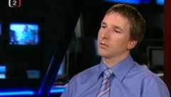 Politolog Jan Kubáček je někdejší komentátorskou hvězdou České televize z minulého vládního období. Dokázal si poradit i s tou nejzapeklitější otázkou. Politolog Jan Kubáček je někdejší komentátorskou hvězdou České televize z minulého vládního období. Dokázal si poradit i s tou nejzapeklitější otázkou.