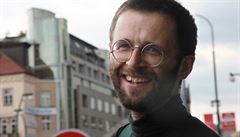 „Paradoxem je, že jedinou hlasitou opozicí byli komunisté. Proti územnímu plánu ale nakonec nezvedl ruku nikdo. Tak silně je ústecká politika v područí Patrika Oulického,“ říká Jan Kvapil. „Paradoxem je, že jedinou hlasitou opozicí byli komunisté. Proti územnímu plánu ale nakonec nezvedl ruku nikdo. Tak silně je ústecká politika v područí Patrika Oulického,“ říká Jan Kvapil.