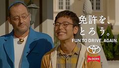 Toyota angažovala do své reklamy zaměřené na mladé zákazníky francouzského herce Jeana Rena. Toyota angažovala do své reklamy zaměřené na mladé zákazníky francouzského herce Jeana Rena.