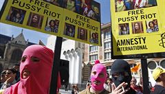 Protesty proti soudu nad Pussy Riot se konaly v řadě zemí světa. Protesty proti soudu nad Pussy Riot se konaly v řadě zemí světa.