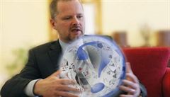 To, že ministr školství Petr Fiala (na snímku) zvolil reformu vysokého školství cestou dvou novel, do značné míry odblokovalo komunikaci zatuhlou naprosto nekompetentním jednáním jeho předchůdce Josefa Dobeše. To, že ministr školství Petr Fiala (na snímku) zvolil reformu vysokého školství cestou dvou novel, do značné míry odblokovalo komunikaci zatuhlou naprosto nekompetentním jednáním jeho předchůdce Josefa Dobeše.
