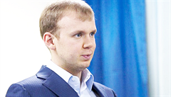 Donedávna veřejnosti zcela neznámý ukrajinský miliardář Sergej Kurčenko. Donedávna veřejnosti zcela neznámý ukrajinský miliardář Sergej Kurčenko.
