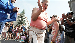 V sobotu 17.srpna 2013 proběhl v Duchcově pochod nazvaný „proti kriminalitě, porušování zákonů policií a za práva všech slušných občanů“. Zároveň se však konala akce odpůrců radikálů, sdružení Konexe, zpívání a tancování na ulici. V sobotu 17.srpna 2013 proběhl v Duchcově pochod nazvaný „proti kriminalitě, porušování zákonů policií a za práva všech slušných občanů“. Zároveň se však konala akce odpůrců radikálů, sdružení Konexe, zpívání a tancování na ulici.