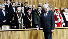 Prezident Miloš Zeman jmenoval profesory v Karolinu jedinkrát, letos v červnu. Prezident Miloš Zeman jmenoval profesory v Karolinu jedinkrát, letos v červnu.
