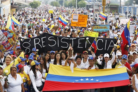 Demonstrace proti souasné vlád prezidenta Madura se konala i 26. února ve mst San Cristóbal (660 kilometr jihovýchodn od hlavního msta Caracas), odkud se pouliní protesty, pvodn studentské, rozíily do celé Venezuely.