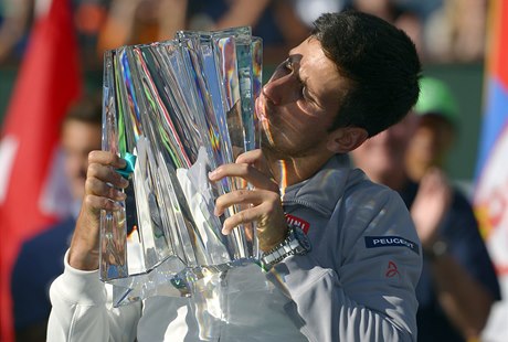 Novak Djokovi se raduje z prvního letoního titulu