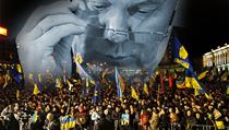 Viktor Janukovyč je pro demonstranty ten zlý, ale nezapomínejme, že pořád demokraticky zvolený prezident. Viktor Janukovyč je pro demonstranty ten zlý, ale nezapomínejme, že pořád demokraticky zvolený prezident.