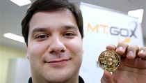 Pod vedením Marka Karpelese se Mt. Gox rychle stala největší bitcoinovou burzou a koncem roku 2011 ovládala tři čtvrtiny celého trhu. Pod vedením Marka Karpelese se Mt. Gox rychle stala největší bitcoinovou burzou a koncem roku 2011 ovládala tři čtvrtiny celého trhu.