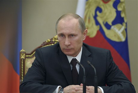 Vladimír Putin dnes podepsal dalí sporný zákon.