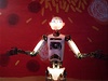 Nejdraím exponátem je první humanoidní robot v esku jménem Thespian. Centrum za nj zaplatilo dva miliony korun, ekl pi slavnostním otevení science centra jeho editel Pavel Coufal