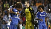 Petr Čech oslavuje se spoluhráči vítězství v Lize mistrů. | na serveru Lidovky.cz | aktuální zprávy