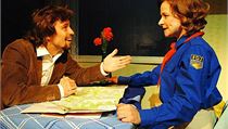 Zbabělec se svou láskou. Konjunkturalista Mazort (Jan Dolanský) a Petra Špalková jako Marianna, oběť Stasi. Zbabělec se svou láskou. Konjunkturalista Mazort (Jan Dolanský) a Petra Špalková jako Marianna, oběť Stasi.