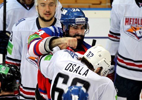 Pstní souboj. Ryan O'Byrne vs. Oskar Osala.