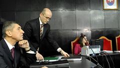 Andrej Babiš 30. ledna u Krajského soudu Bratislava I při soudním líčení ve věci jeho žaloby proti slovenskému Ústavu paměti národa. Na pokračování 13. dubna Babiš nepřišel. Andrej Babiš 30. ledna u Krajského soudu Bratislava I při soudním líčení ve věci jeho žaloby proti slovenskému Ústavu paměti národa. Na pokračování 13. dubna Babiš nepřišel.