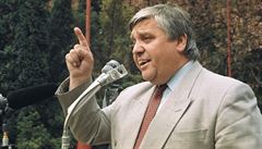 Miroslav Štěpán, toho času generální tajemník Strany československých komunistů, ještě v plné síle řeční v Ústí nad Labem při oslavách 1. máje 1996. Miroslav Štěpán, toho času generální tajemník Strany československých komunistů, ještě v plné síle řeční v Ústí nad Labem při oslavách 1. máje 1996.