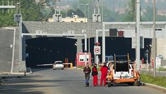 Stavební firma Metrostav po téměř pěti měsících obnovila práce na pražském tunelu Blanka. Snímek je z vyústění tunelu v Troji. Stavební firma Metrostav po téměř pěti měsících obnovila práce na pražském tunelu Blanka. Snímek je z vyústění tunelu v Troji.