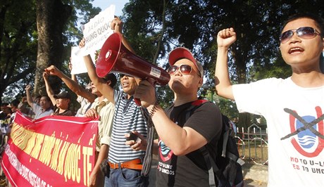 Protiínské protesty ped ambasádou LR v Hanoji.