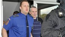 Údajný šéf lihové mafie Radek Březina (uprostřed). | na serveru Lidovky.cz | aktuální zprávy