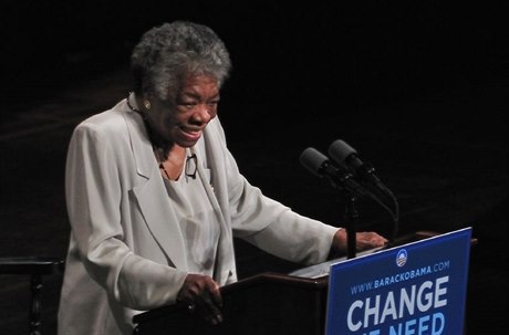 Maya Angelou v prezidentské kampani Baracka Obamy.