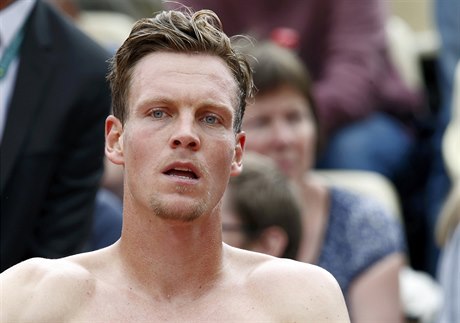 Tomas Berdych bhem pauzy na Roland Garros.