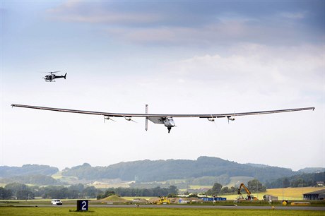 První zkuební let nového letounu na solární pohon Solar Impulse