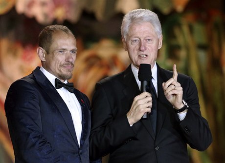 Bill Clinton na zahájení plesu Life Ball ve Vídni.