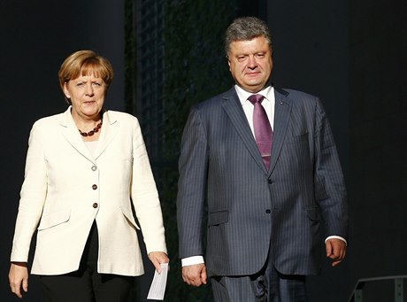 Angela Merkelová a Petro Poroenko.