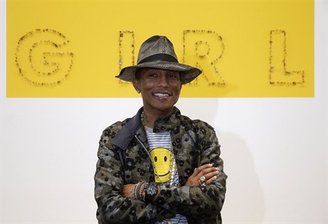 Zpvák Pharrell Williams kurátoroval v Paíi výstavu s názevm GIRL, dal jí...