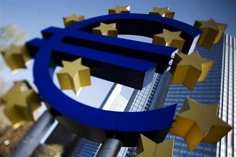 Krize vytváí tlak na zmnu chování a úlohu centrálních bank, vetn Evropské...