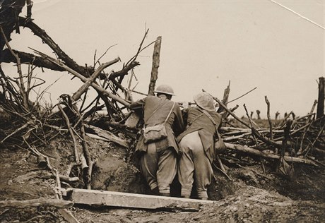 Brittí dstojníci bhem bitvy na Somm v roce 1916.